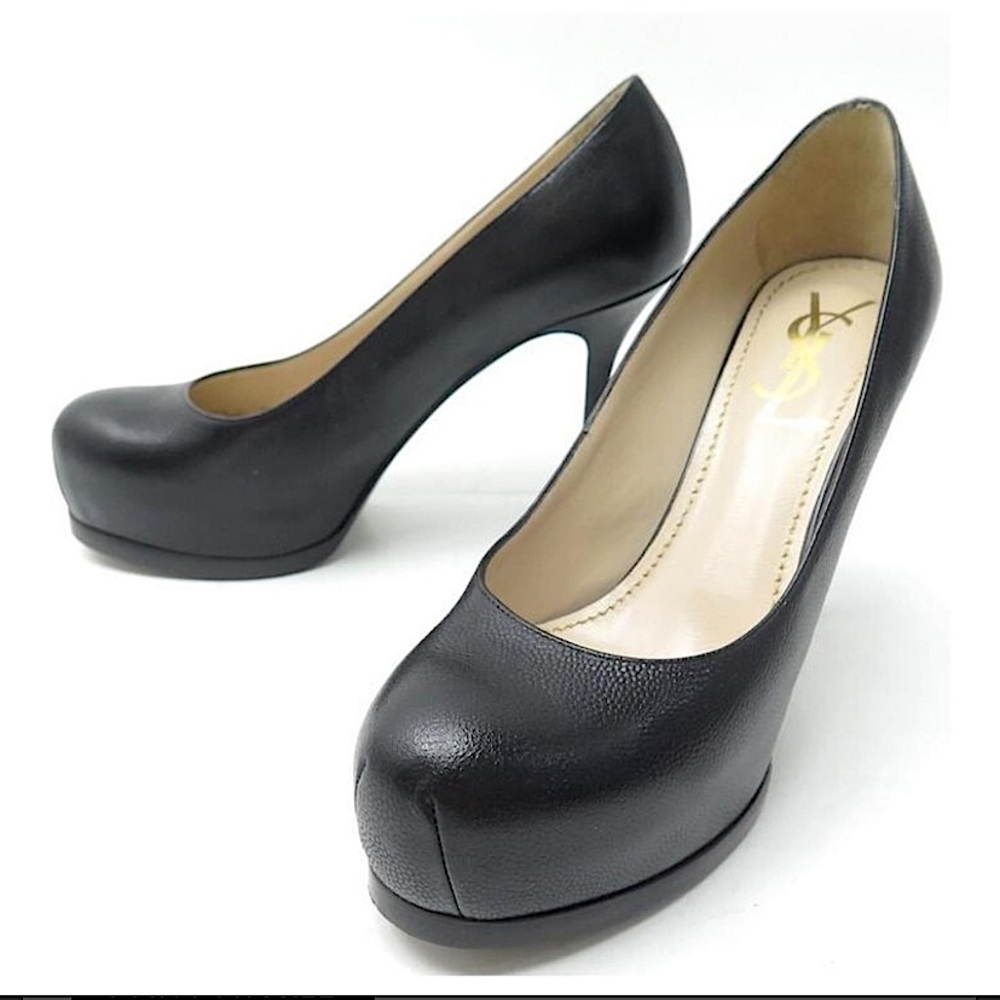 Yves Saint Laurent Tribtoo Leather Pumps
